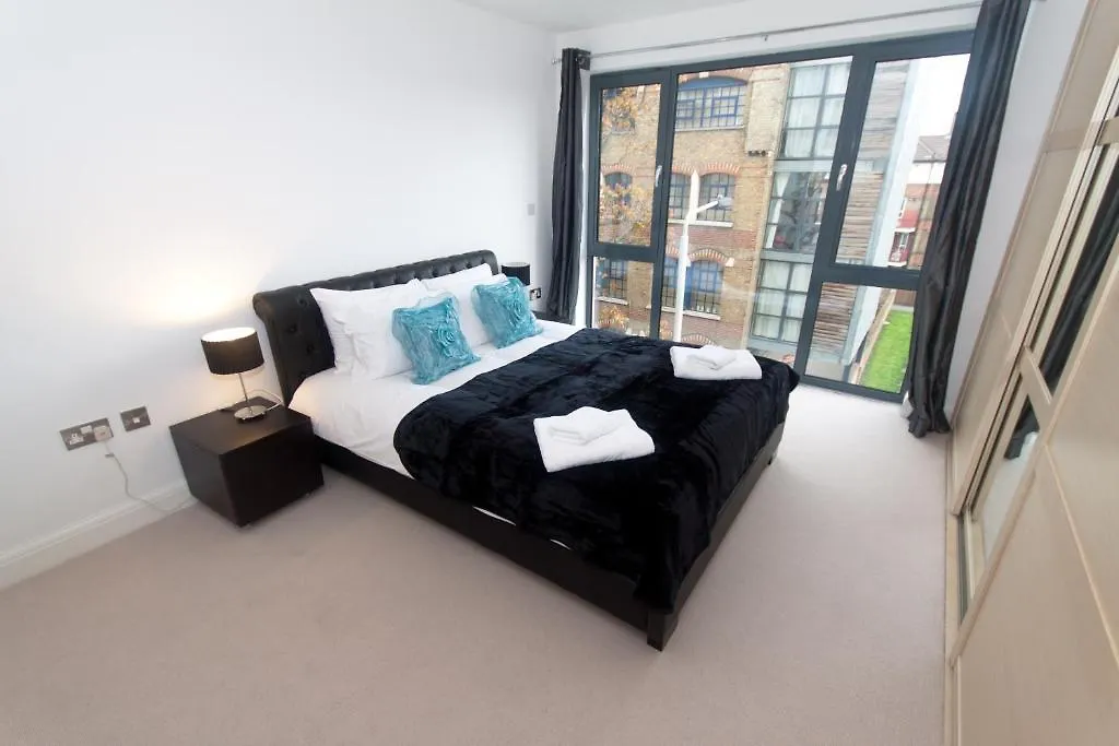 London Bridge Apartments In Southwark 0*,